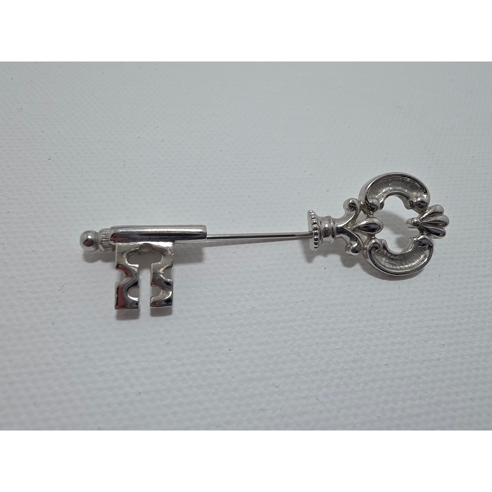 Vintage Avon 1978 Fashion Keynote Stick Pin Silver Tone Skeleton Key Brooch